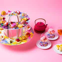 フォションホテル京都で蜷川実花コラボアフタヌーンティー 彩り豊かな唇型ケーキやパルフェなど
