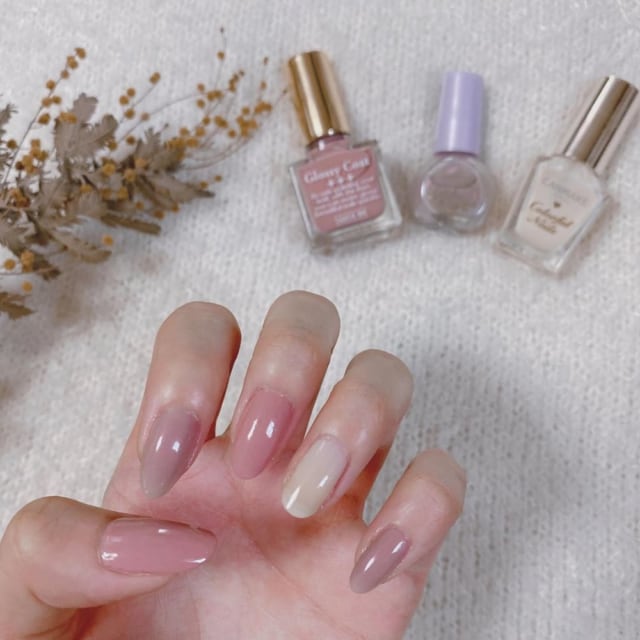 キャンメイクのカラフルネイルズ