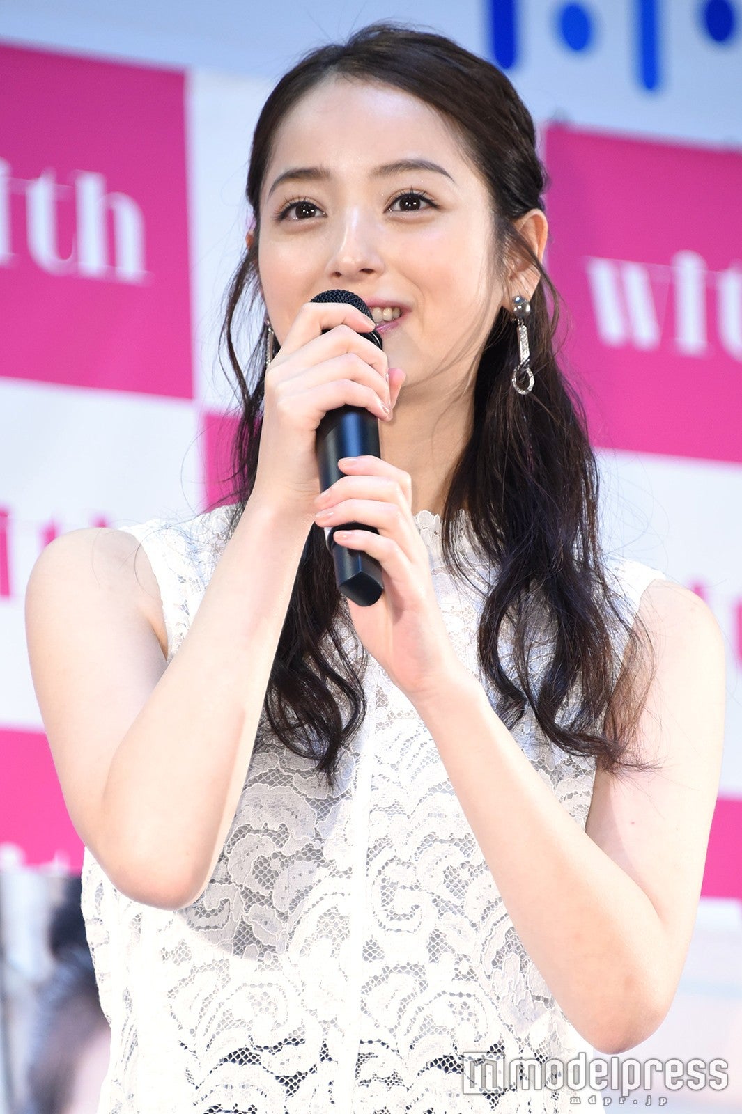 佐々木希（C）モデルプレス