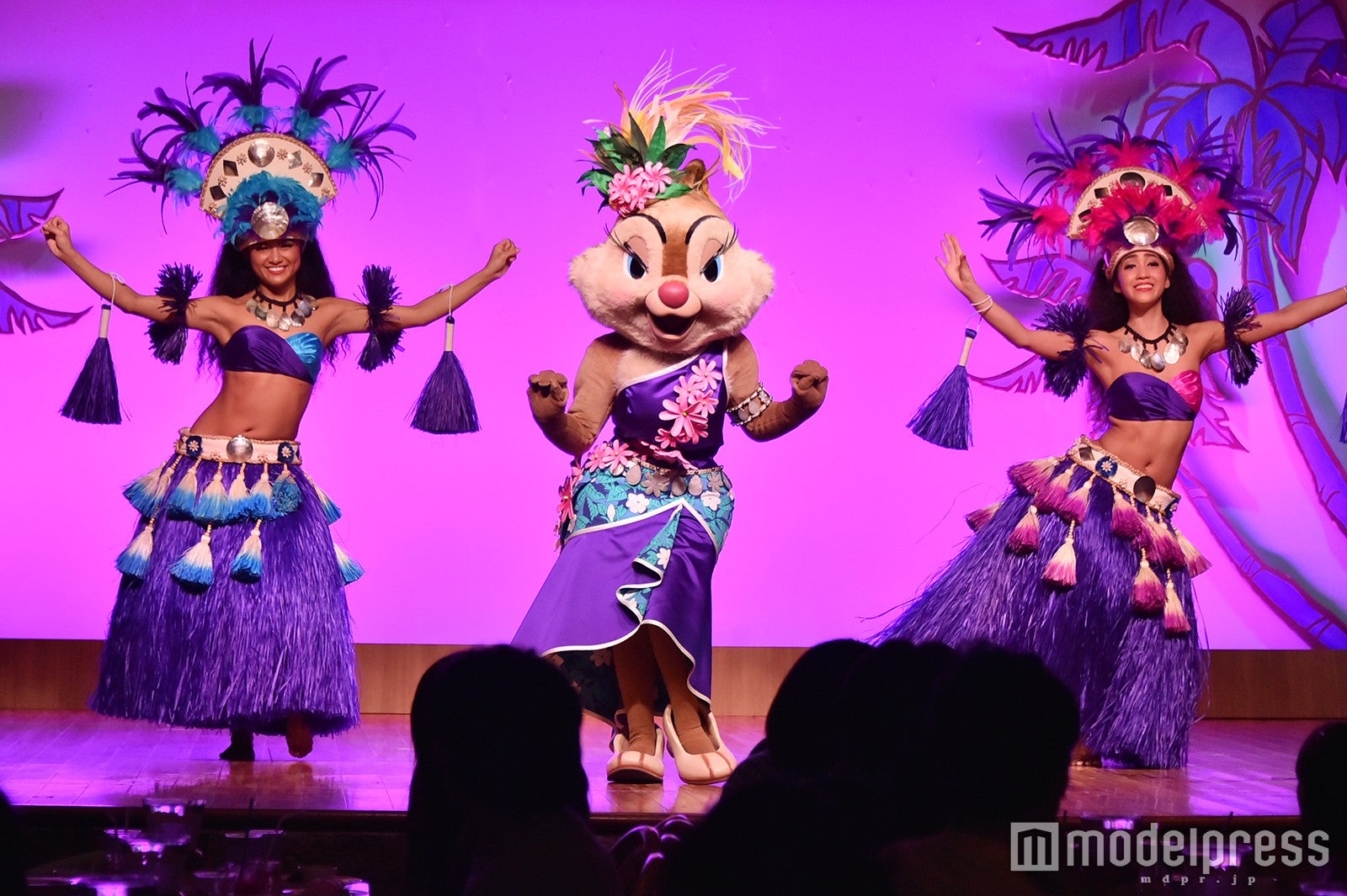 「ミッキーのレインボー・ルアウ」（C）モデルプレス