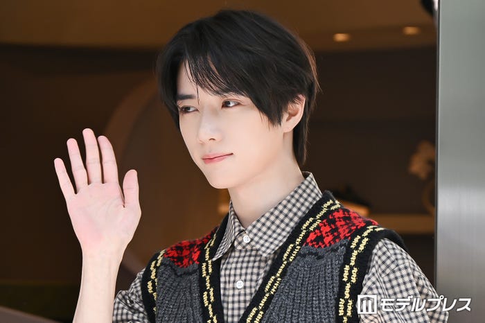 店前でフォトコールに応じたBEOMGYU(ボムギュ)(C)モデルプレス
