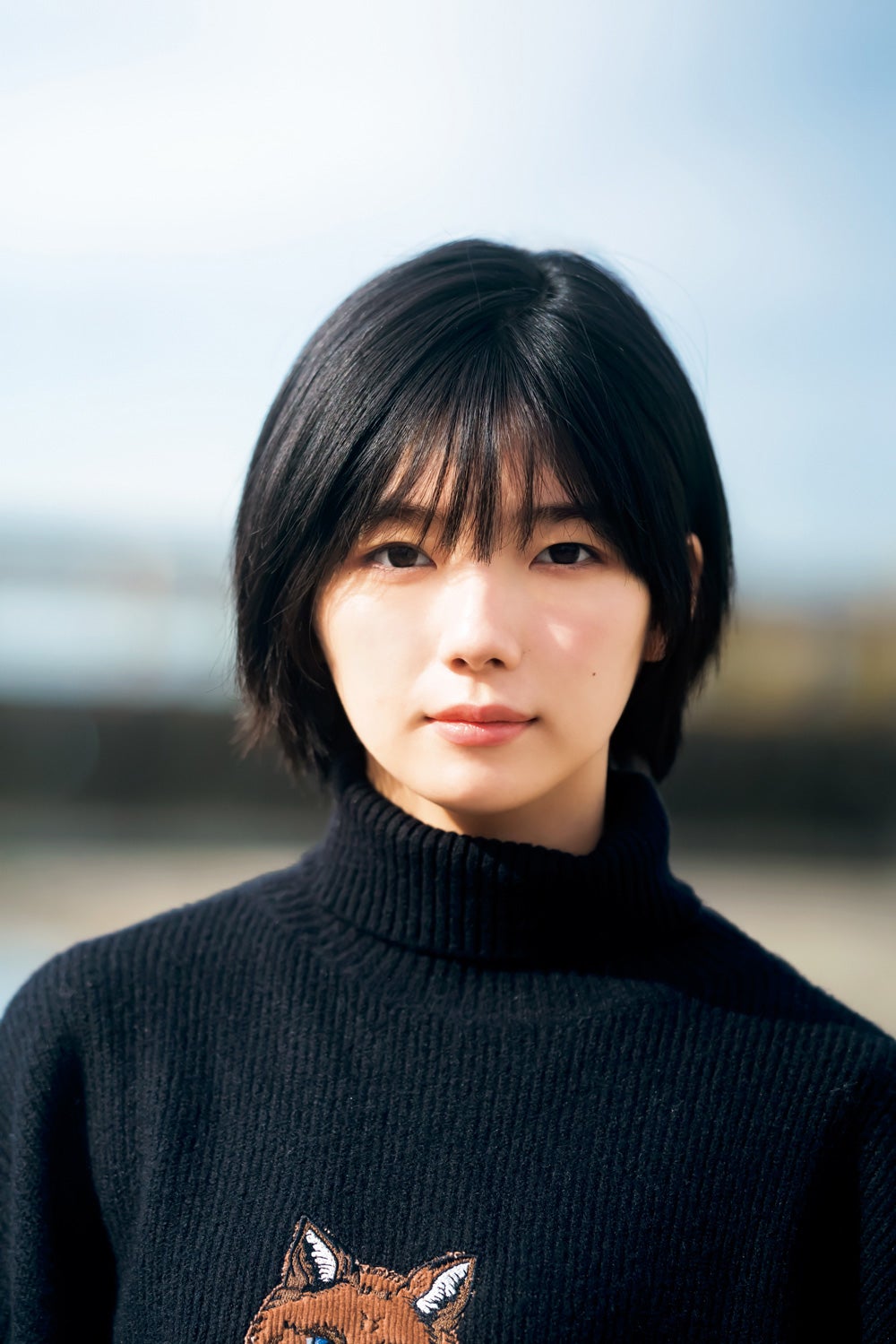 櫻坂46藤吉夏鈴、透明感あふれる姿で「少年マガジン」初ソロ表紙 - モデルプレス