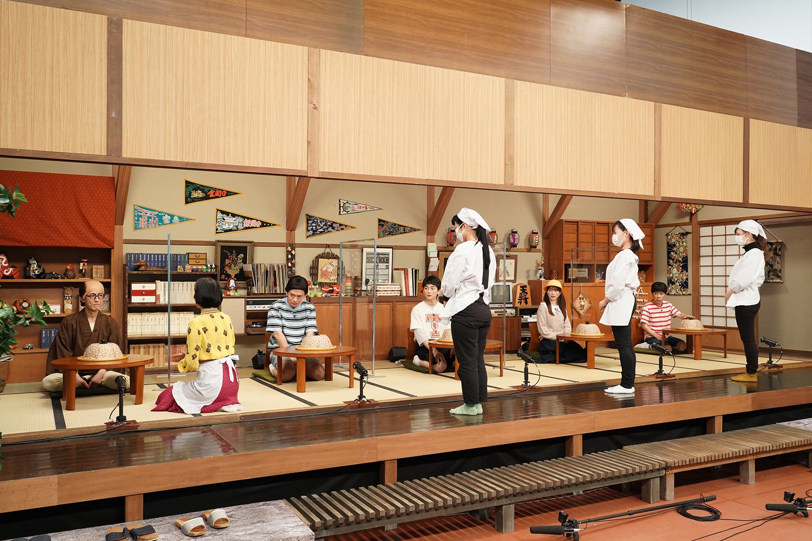 （左から）矢部浩之、草刈民代、野田クリスタル、高橋文哉、守屋麗奈、岡村隆史 （C）日本テレビ