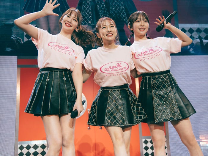 「Bye Bye Bye」小嶋陽菜、高橋みなみ、峯岸みなみ「ノースリーブス15th Anniversary Live」(提供写真)