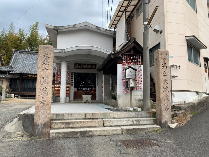 恋に効く?フォトジェニックな「圓満寺」(愛媛)/提供写真