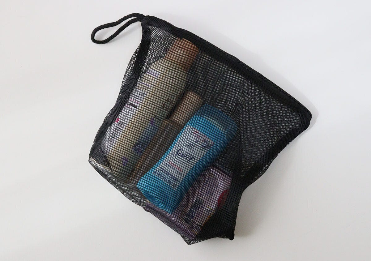 そのまま洗えるトラベルポーチ　メイクポーチ