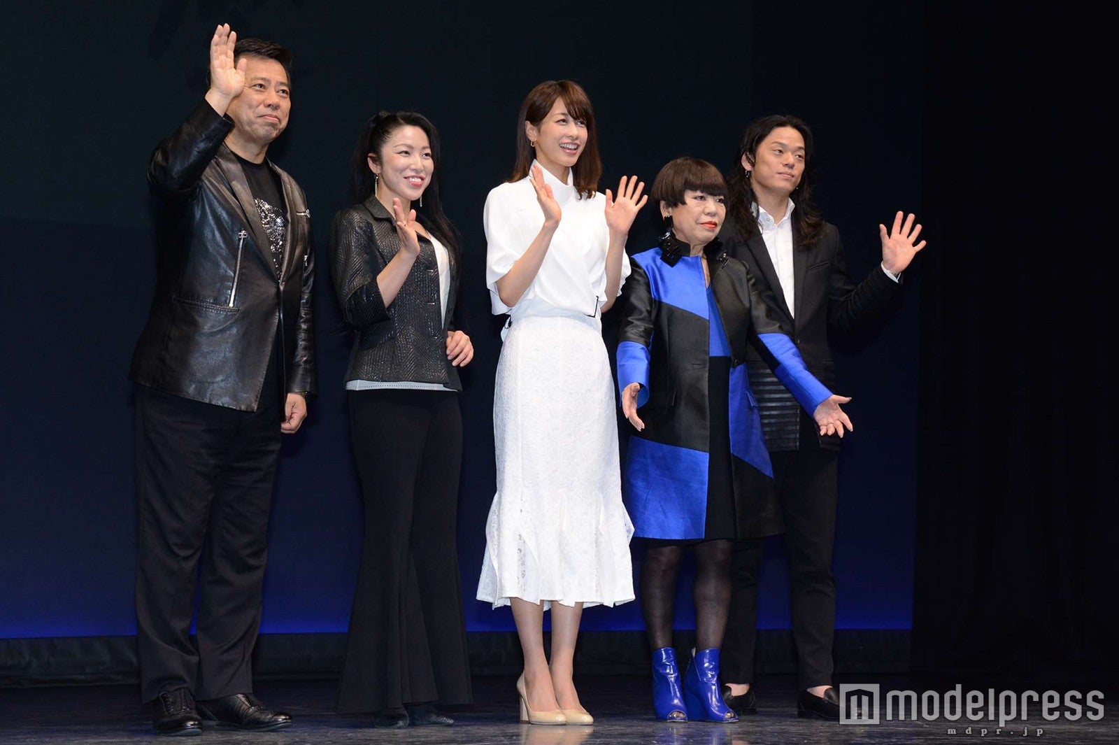 フンラコ・ドラオ氏、西亜里沙氏、加藤綾子、コシノジュンコ氏、岸野央明氏 （C）モデルプレス