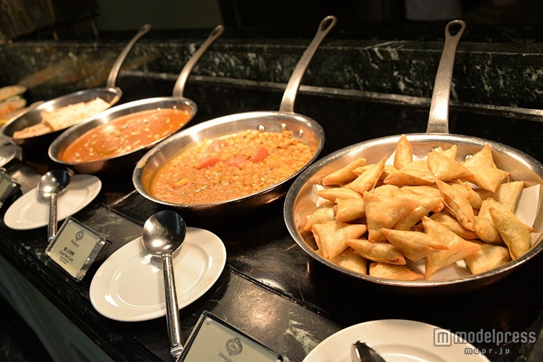 「エンチャンテッド・ガーデン・レストラン」