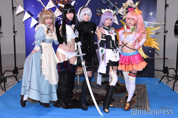 (左から)くろねこ、伊織もえ、えなこ、火将ロシエル、篠崎こころ (C)モデルプレス