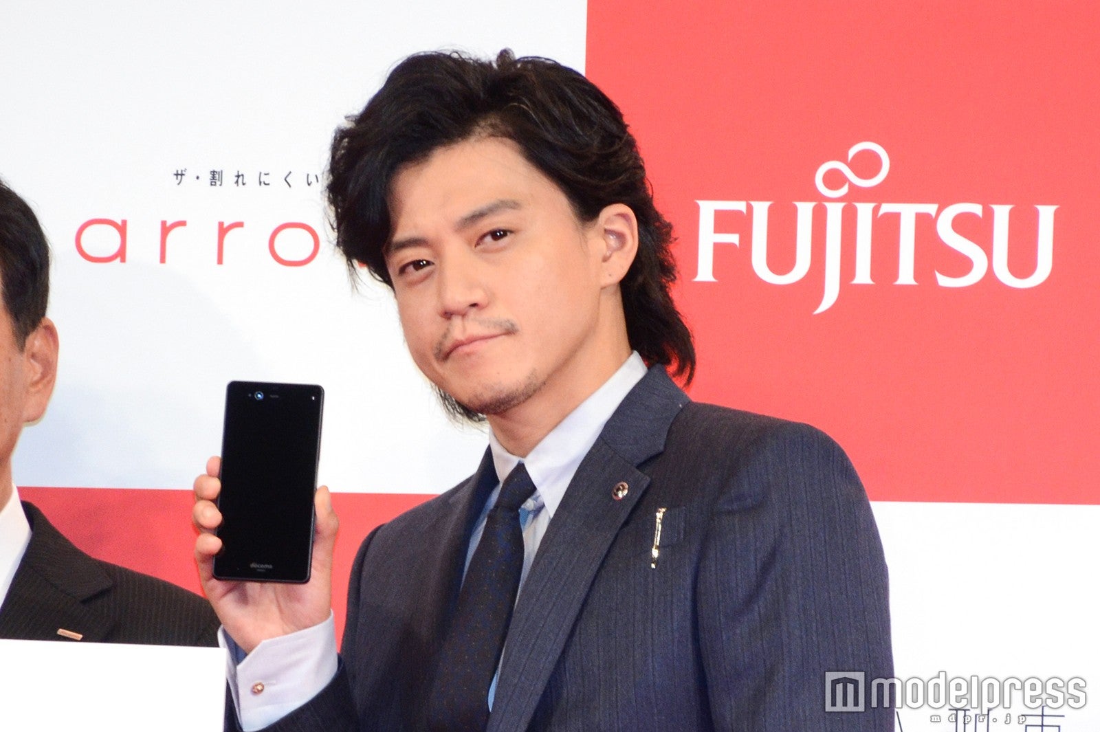 小栗旬（C）モデルプレス