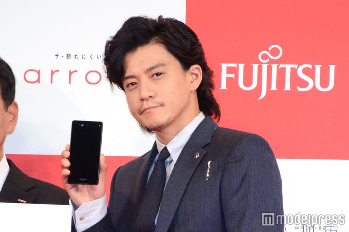 小栗旬(C)モデルプレス