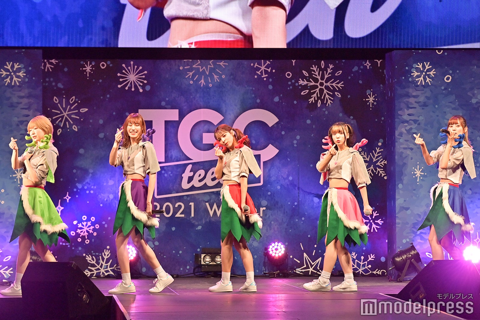 豆柴の大群（C）モデルプレス