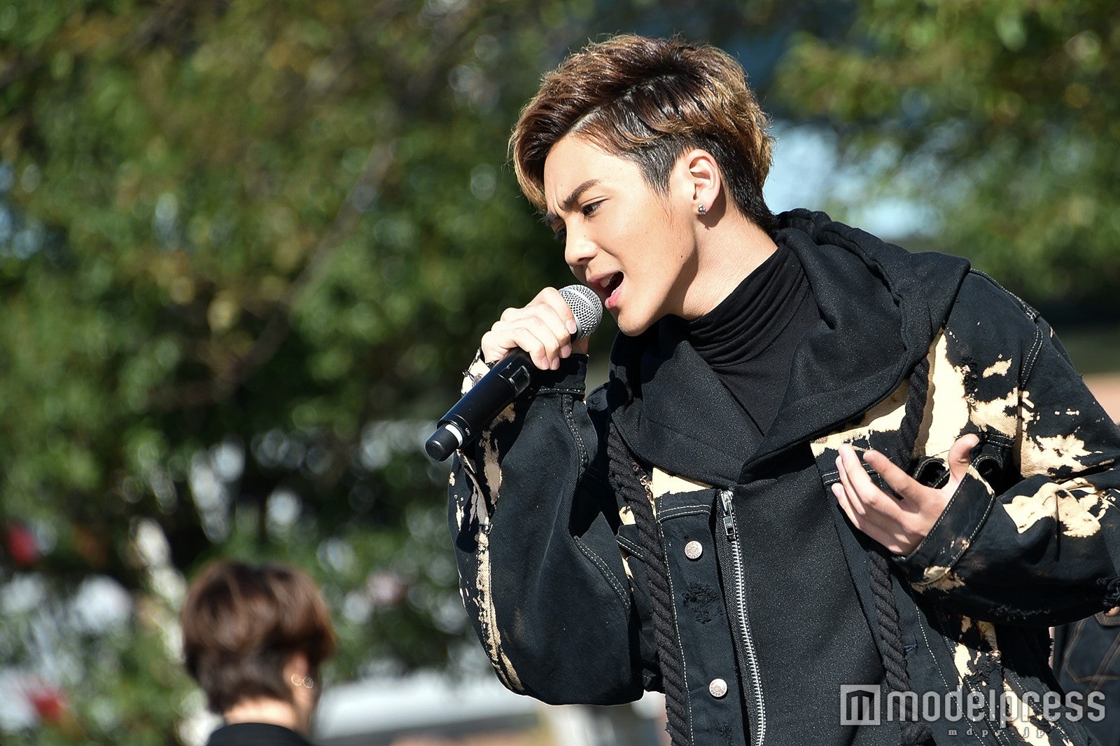 ボーカルの吉野北人（C）モデルプレス