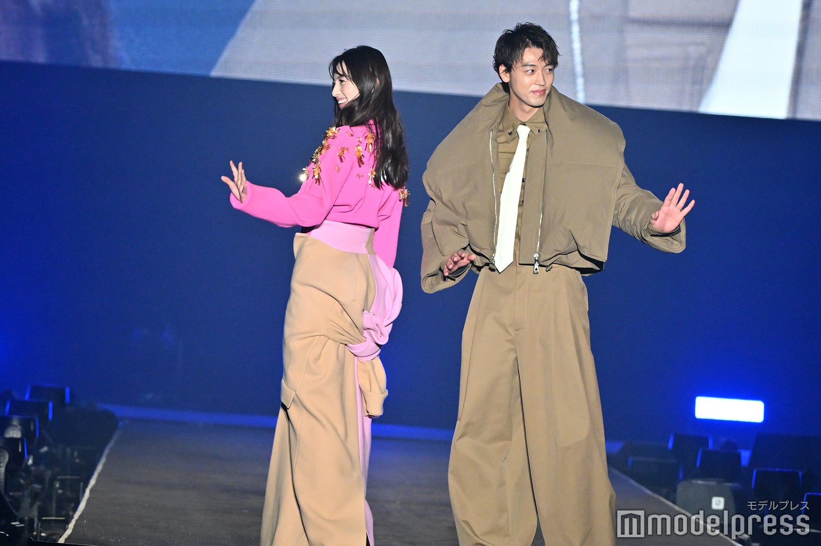中条あやみ、竹内涼真（C）モデルプレス