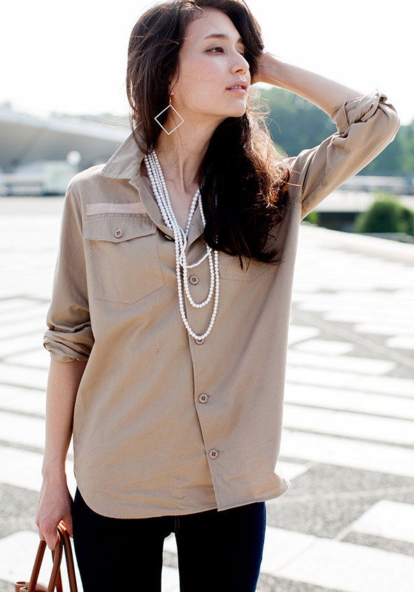 ワッペン付き長袖ミリタリーシャツ「STYLEST」3,200円（税込）／画像提供：STYLEST