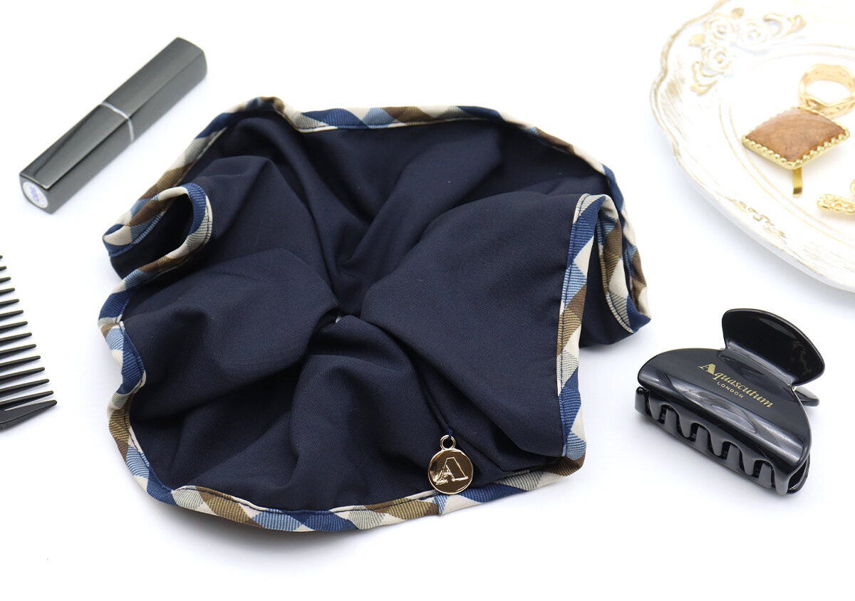 宝島社雑誌付録ＧＬＯＷ3月号のアクアスキュータムのビッグシュシュ＆ヘアクリップ1