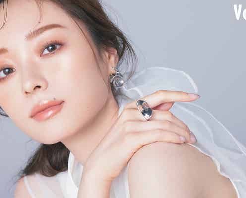 乃木坂46梅澤美波、息を呑む美しさ「VOCE」初登場