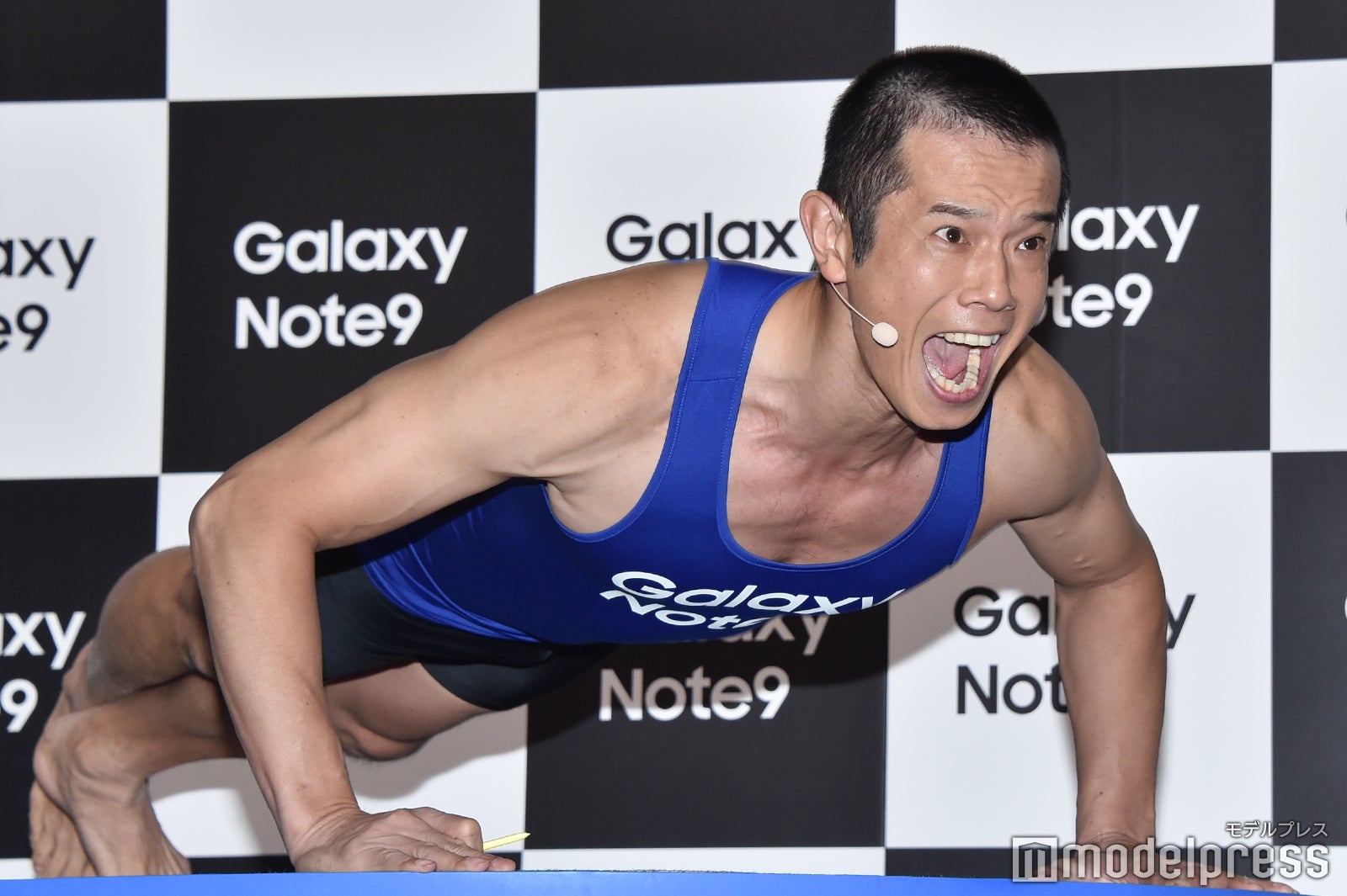 “筋肉美”を披露する庄司智春 （C）モデルプレス