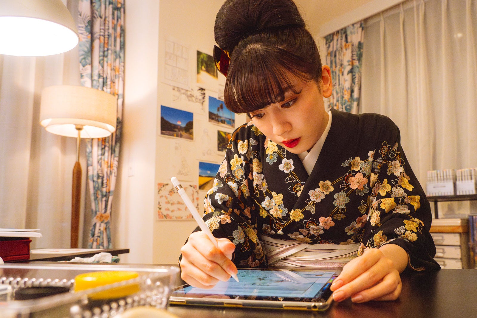 かくかくしかじか 永野芽郁 adidas 花柄 ジャージ（神尾楓珠さん