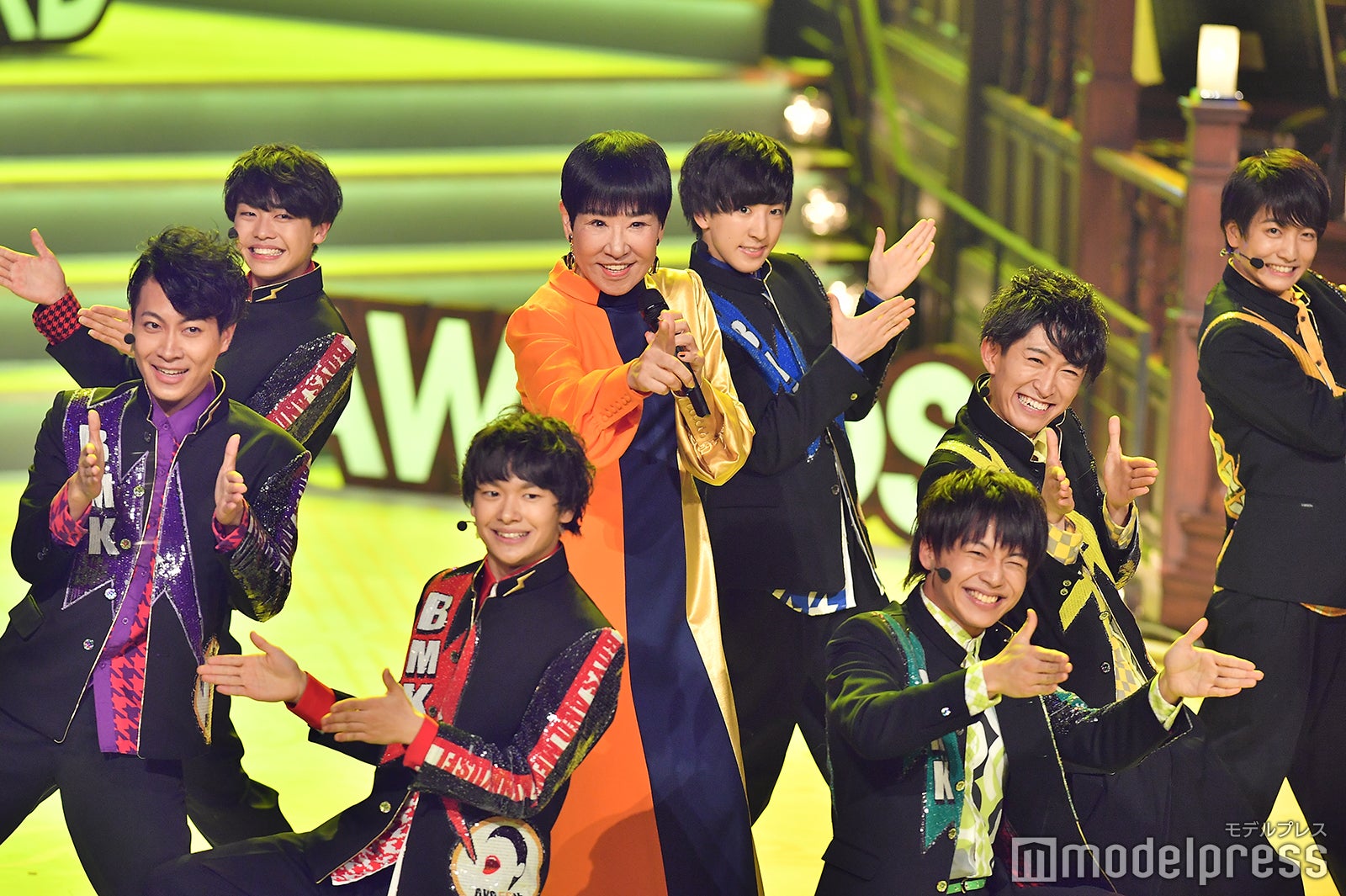 和田アキ子 with BOYS AND MEN 研究生 （C）モデルプレス