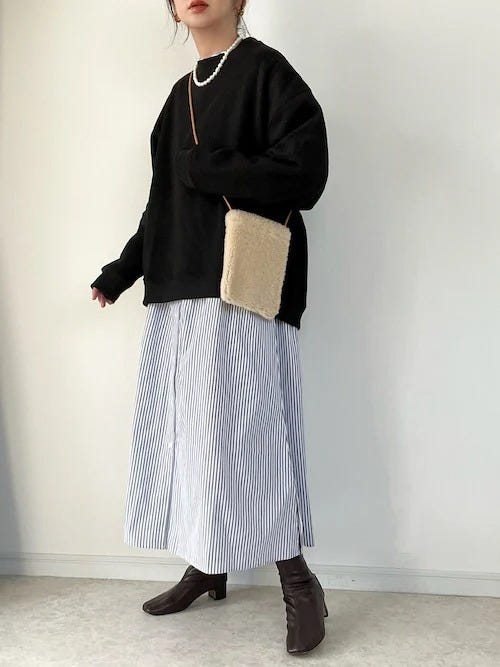 黒スウェット