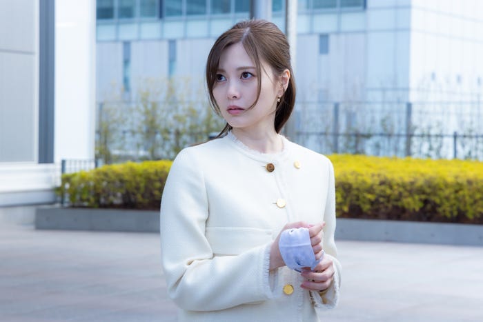 白石麻衣/「恋する警護24時」第1話より(C)テレビ朝日