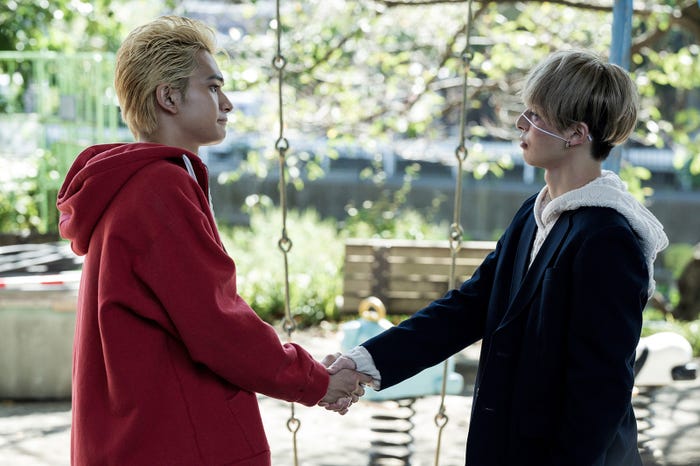 北村匠海、高杉真宙 (C)和久井健/講談社(C)2023映画「東京リベンジャーズ2 血のハロウィン編」製作委員会