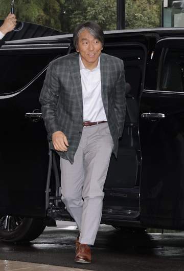 巨人・松井新監督「私の口からは何も。人事のことについてはないです」 組閣に言及 ジャイアンツ球場を電撃訪問
