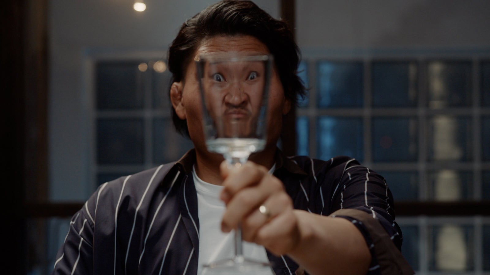 稲垣啓太／WEBムービー「ウォールフィットテレビのあるくらし」篇より（提供写真）