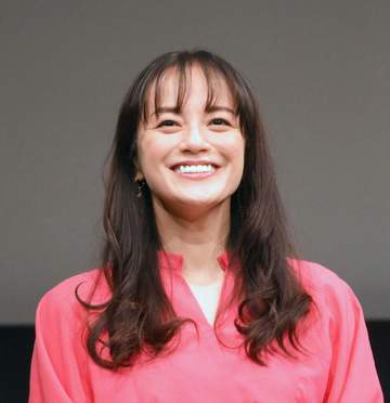 「まだ21歳だなんて！」牧瀬里穂が「年齢じゃない」と全てに圧倒された俳優 舞台「ハムレット」観劇