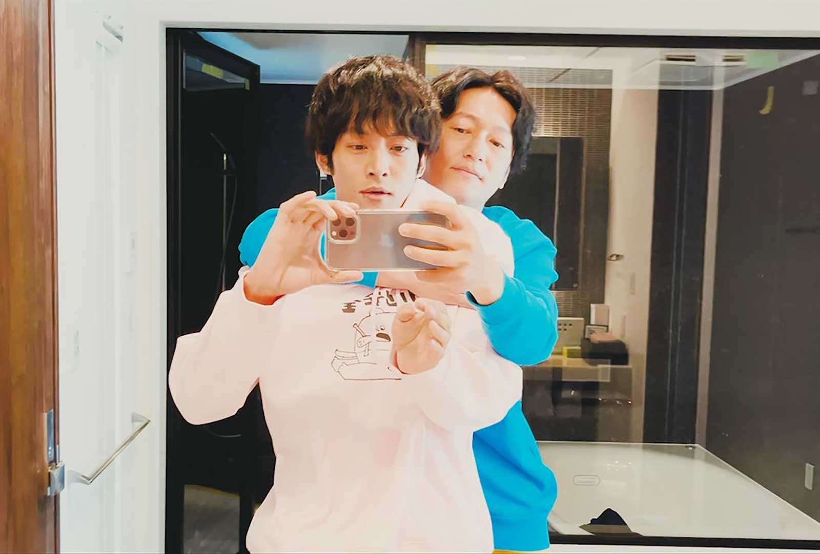 松坂桃李、井浦新（C）テレビ朝日