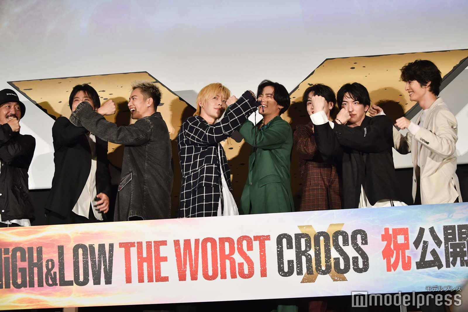 平沼紀久監督、二宮“NINO”大輔総監督、三山凌輝、中本悠太、川村壱馬、吉野北人、前田公輝、塩野瑛久 （C）モデルプレス