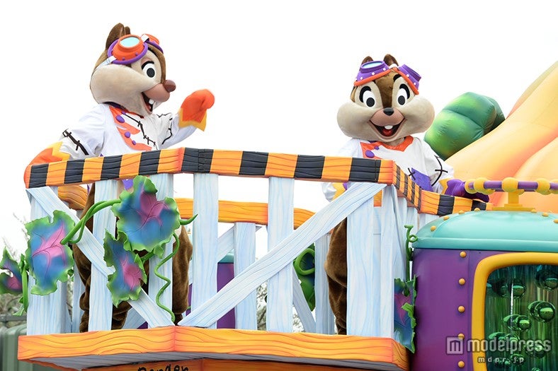 「ハッピーハロウィーンハーベスト」チップ、デール