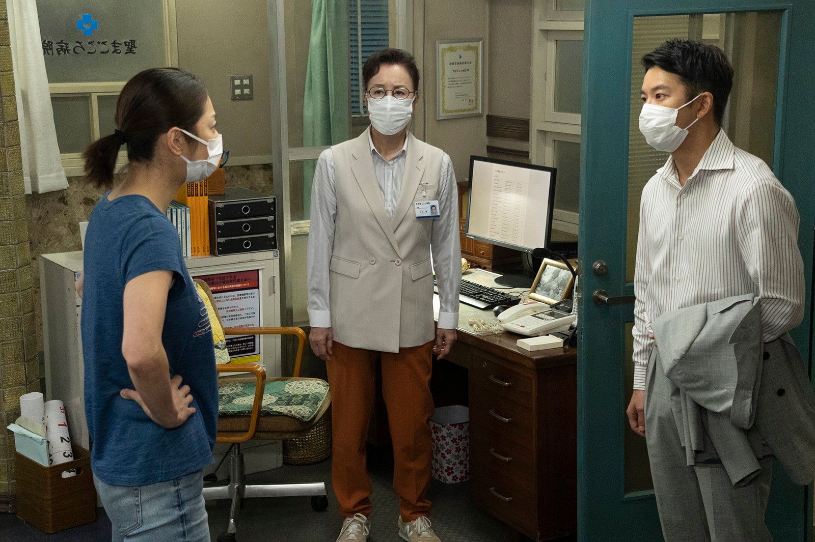 小池栄子、高畑淳子、仲野太賀「新宿野戦病院」第10話より（C）フジテレビ