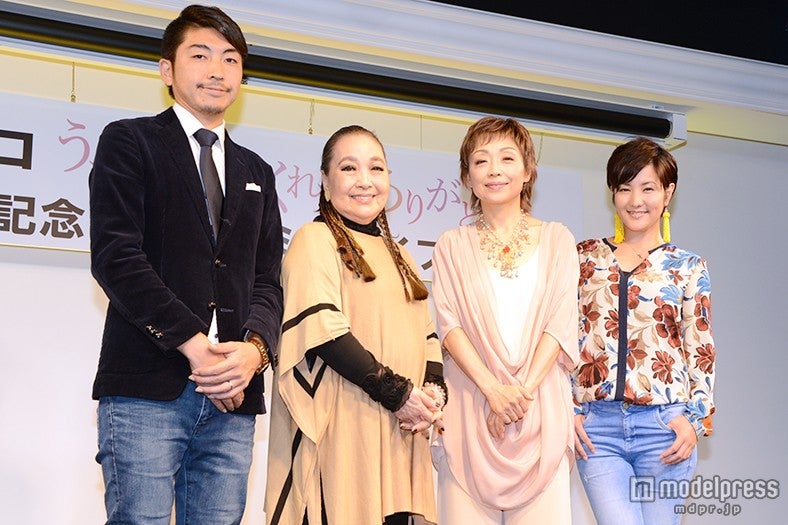 （左から）金原高明氏、湯川れい子氏、クミコ、希良梨