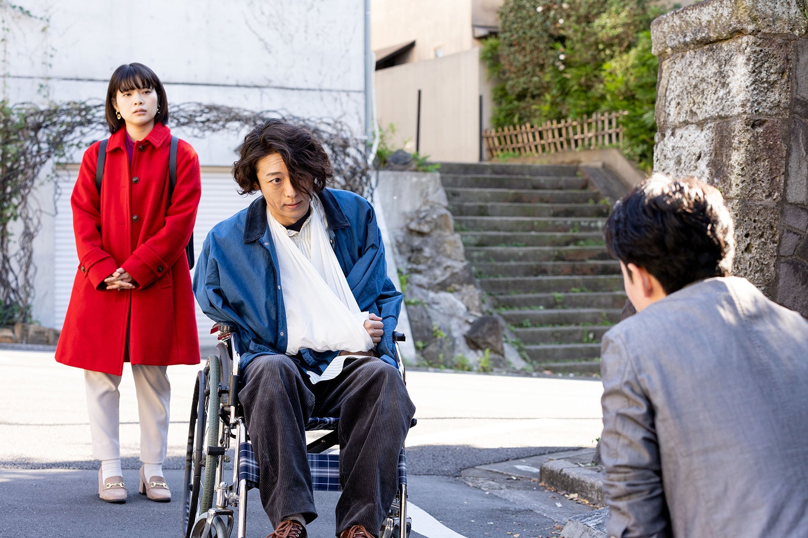 岸井ゆきの、高橋一生、濱正悟「恋せぬふたり」第4話より（C）NHK