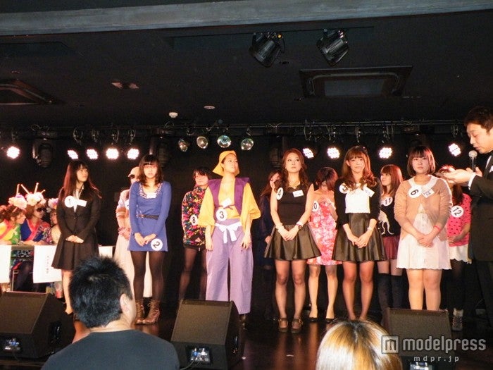 第1次審査を通過した12名