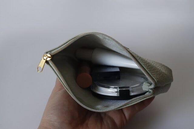 コスメ　ポーチ　収納