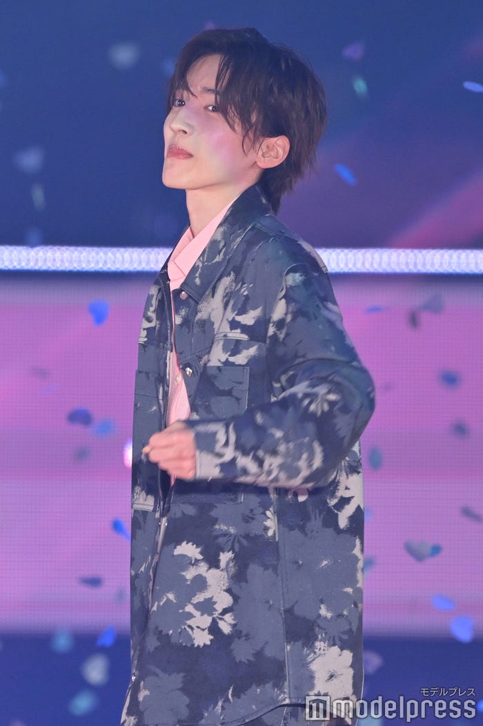 現場で小ボケをかます道枝駿佑(C)モデルプレス