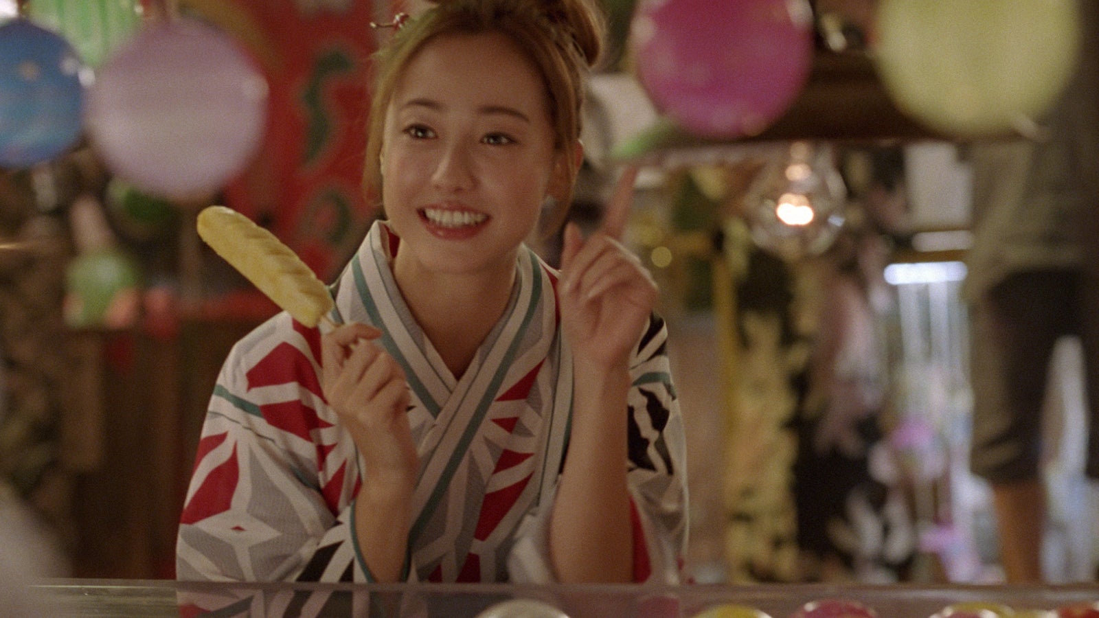 沢尻エリカ、浴衣姿で無邪気にはしゃぐ