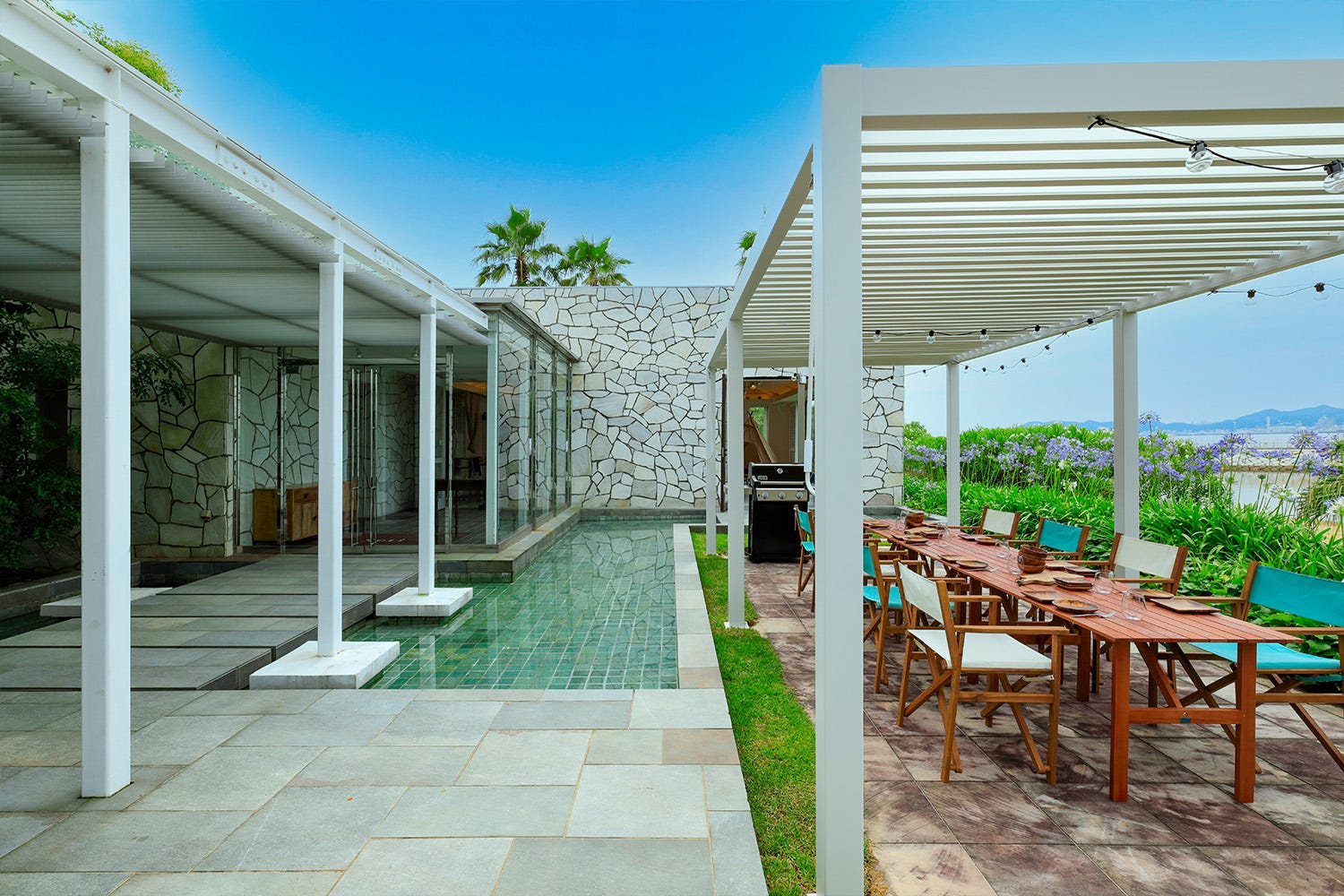 神戸に日帰りグランピング「ラヴィマーナ神戸」海や緑に囲まれたヴィラを贅沢に貸切