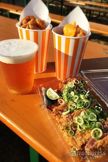 女子同士でフルーティなビールを楽しむことも／画像提供：AATJ