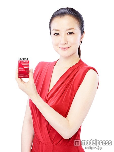 鈴木京香がイメージキャラクターに起用された「ハイチオールCホワイティア」