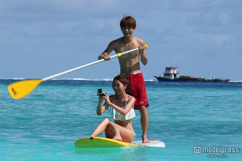 AAA與真司郎&鹿沼憂妃、水着で急接近 モルディブでラブラブデート