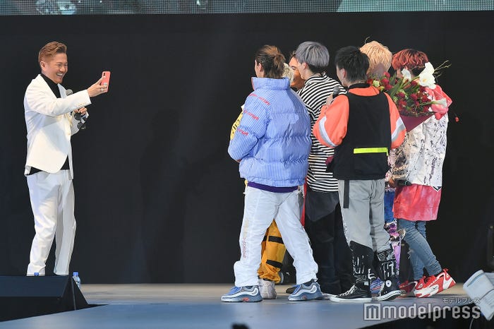 スナチャ中のEXILE ATSUSHI&BALLISTIK BOYZ (C)モデルプレス