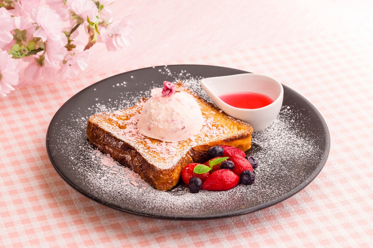 桜フレンチトースト税込1,628円／提供画像