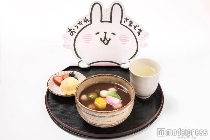 「敬語うさぎのおつかれさまぜんざいプレート」¥1,280(税抜)(C)kanahei/TXCOM