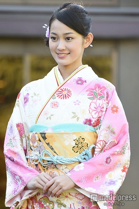 画像23 49 武井咲、剛力彩芽らオスカー美女11人が晴れ着姿で華やか集結 モデルプレス