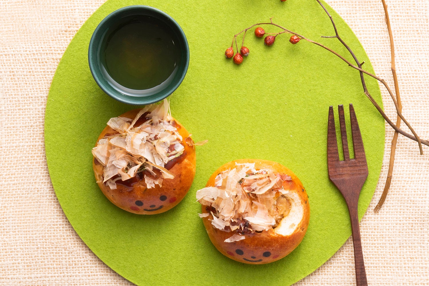 たこ焼きパン（250円）※道頓堀限定／画像提供：品道