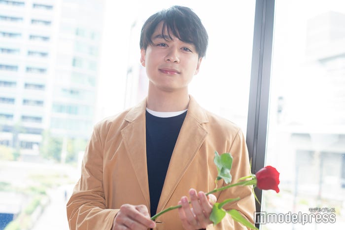 6代目バチェラーの久次米一輝(C)モデルプレス